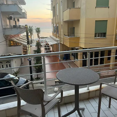 Split Apartment *